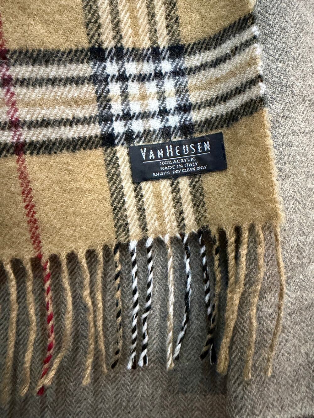 VanHeusen scarf Italy